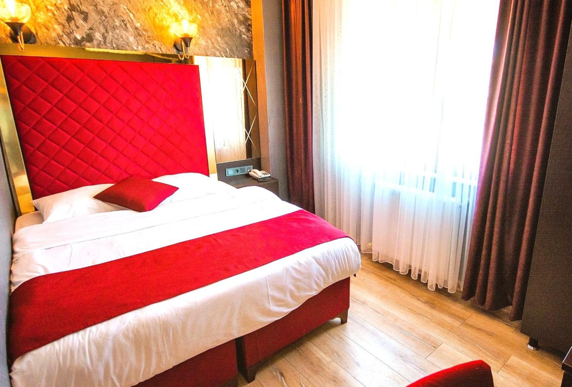 Atesde Dustu Salvara Istambul Exterior foto