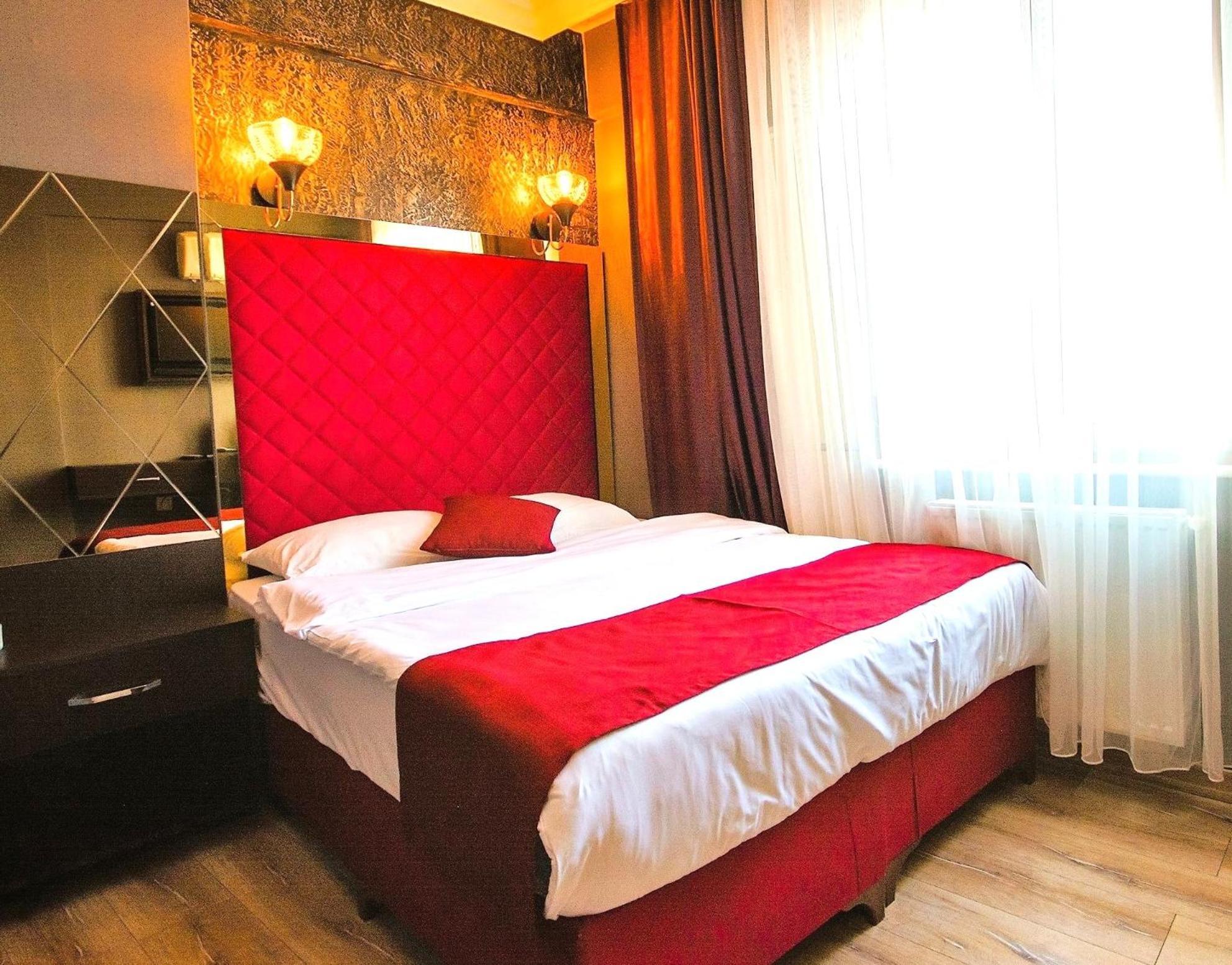 Atesde Dustu Salvara Istambul Exterior foto